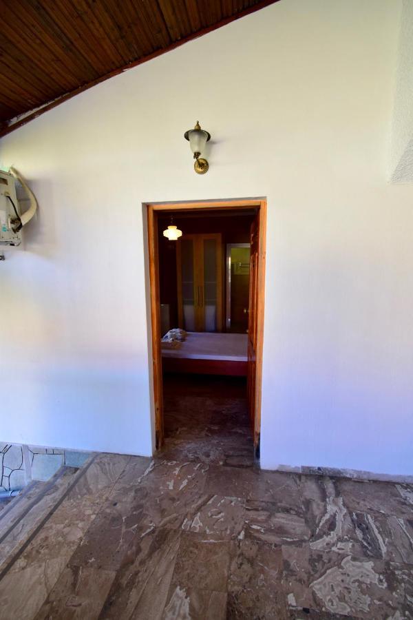 Pfaffen Haus Rooms Vrasná Exterior foto